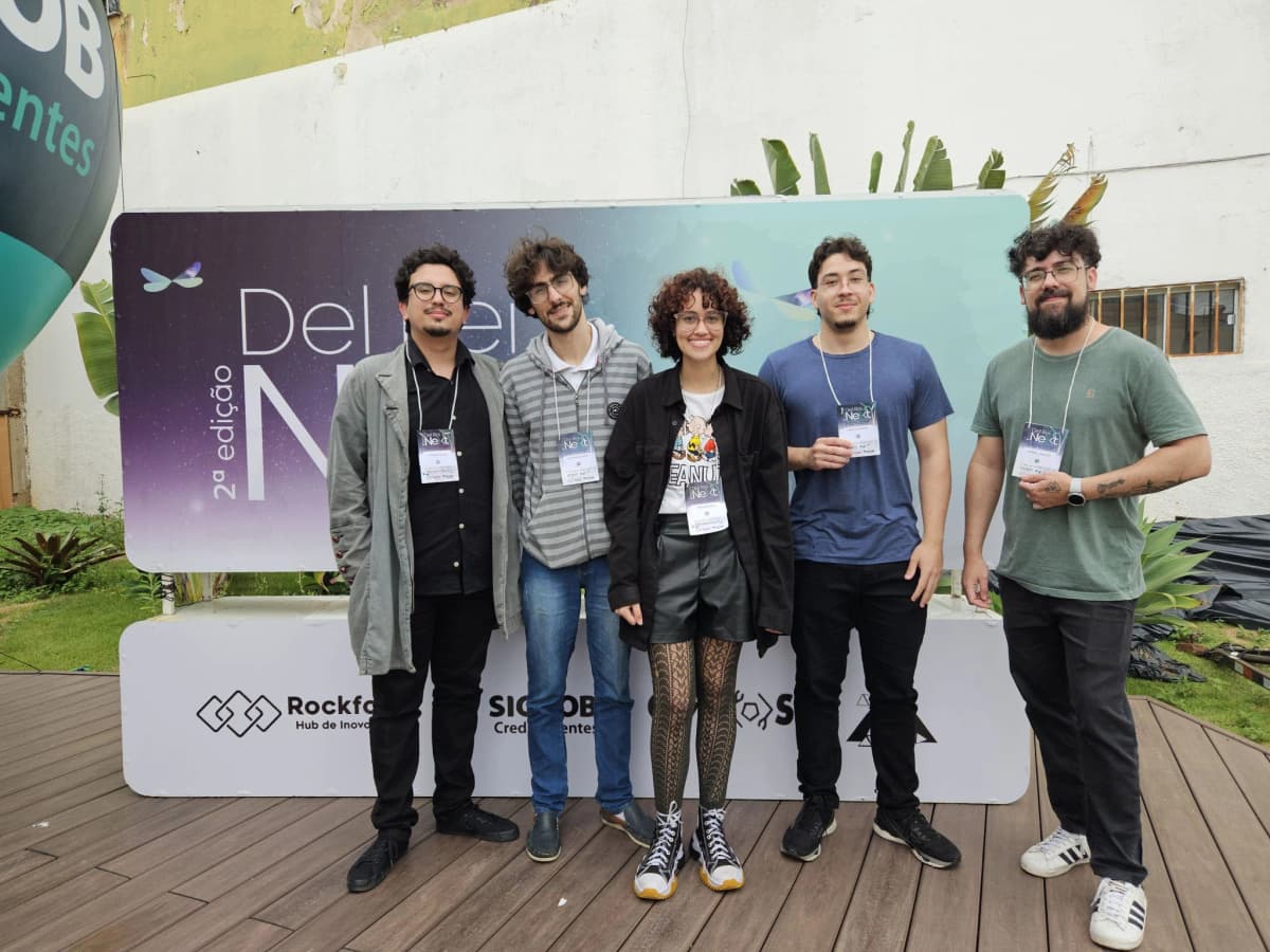 Equipe DataClix trabalhando em projetos
